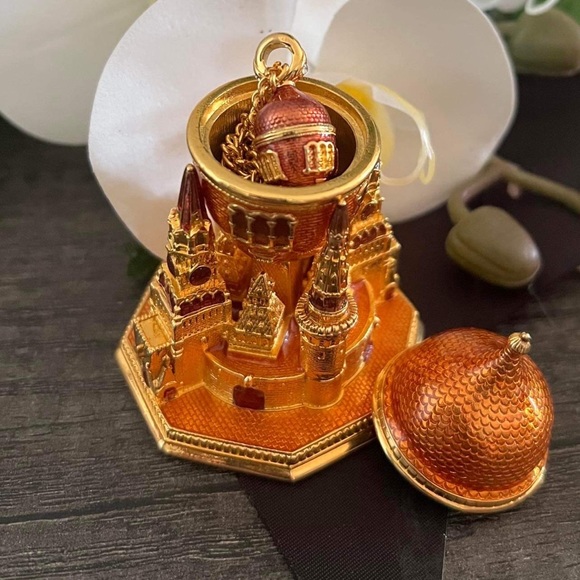 Gold Trinket Egg - Picture 2 of 3